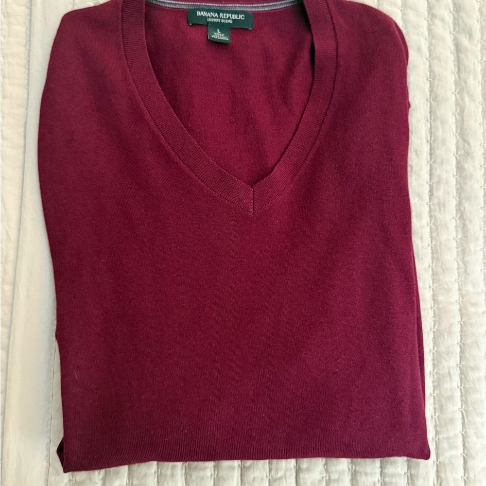 Banana Republic Red V-Neck Sweater Fine Knit